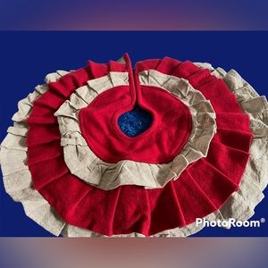 Christmas tree skirt for small tree